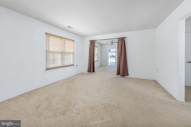 27 LAKEBRIDGE DR, Woodbury, NJ 08096