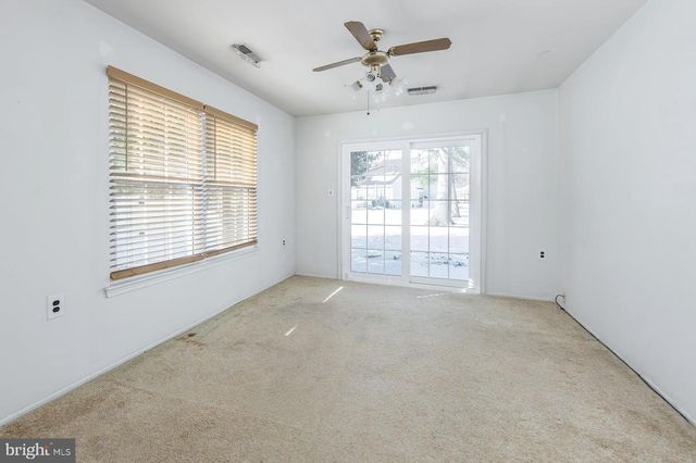 27 LAKEBRIDGE DR, Woodbury, NJ 08096