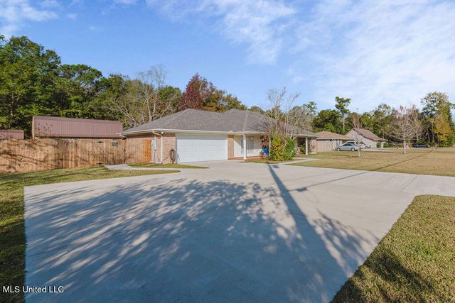 1803 Henderson Street, Waveland, MS 39576