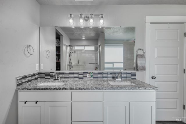11534 W Trooper St, Nampa, ID 83651