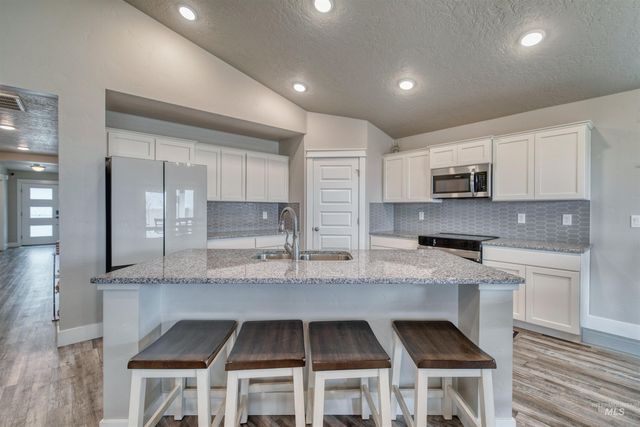 11534 W Trooper St, Nampa, ID 83651