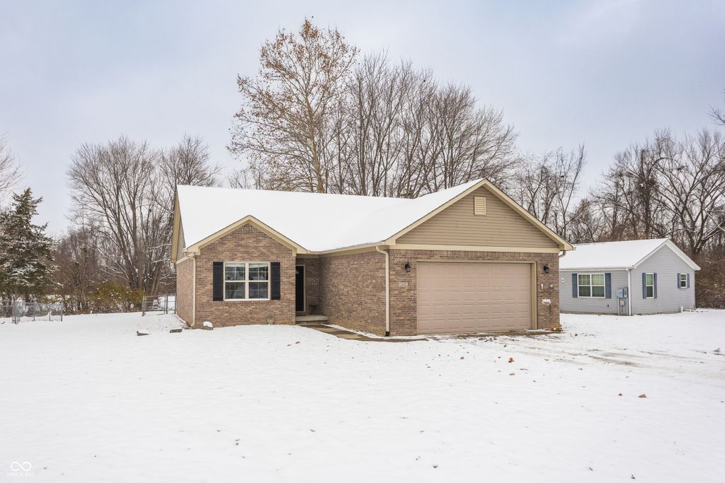 256 Patriots Landing, Fillmore, IN 46128
