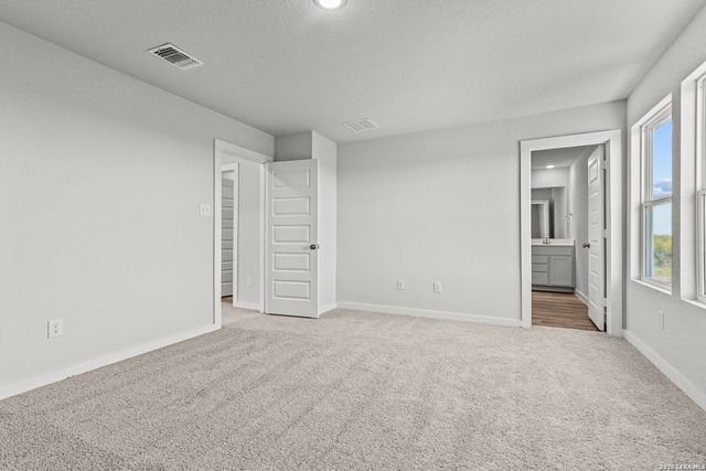 9947 Chavaneaux Lndg, San Antonio, TX 78221