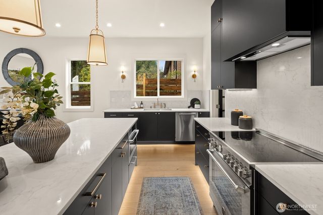 8838 28th Avenue NW, Seattle, WA 98117