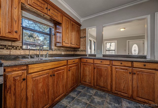 613 F Street SW, Ardmore, OK 73401