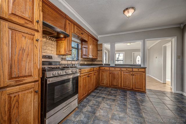 613 F Street SW, Ardmore, OK 73401