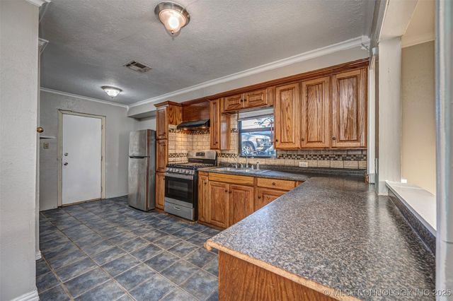 613 F Street SW, Ardmore, OK 73401