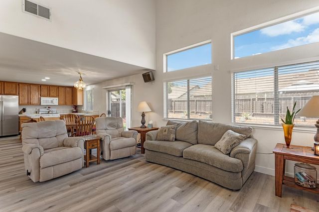 2380 Winterrush Ln, Lincoln, CA 95648