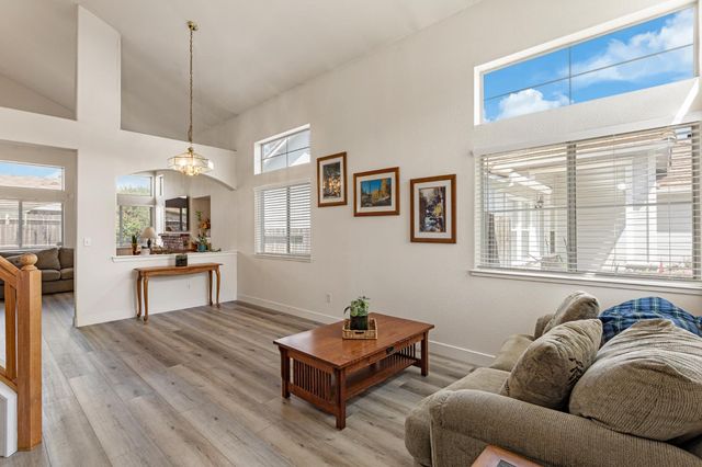 2380 Winterrush Ln, Lincoln, CA 95648