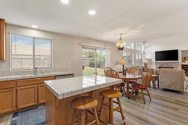 2380 Winterrush Ln, Lincoln, CA 95648