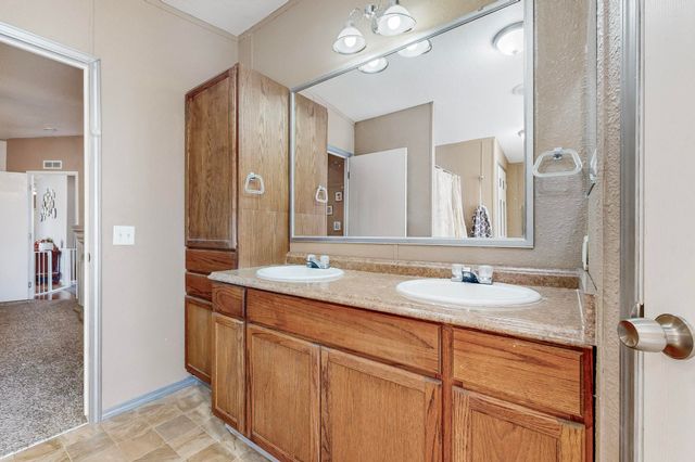 2640 Parklane Dr Drive, Bosque Farms, NM 87068