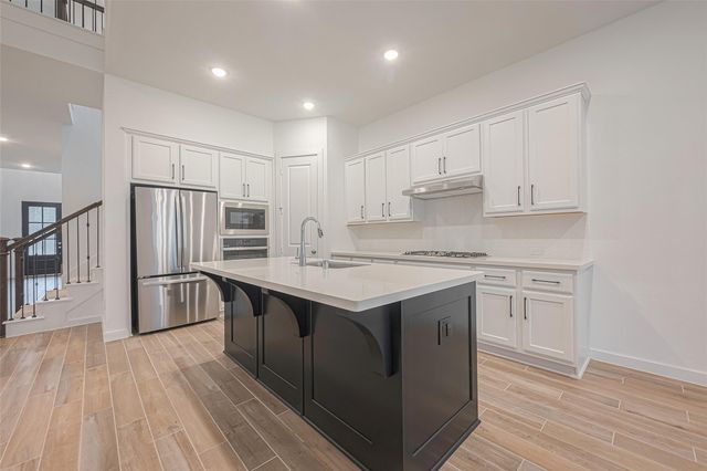 235 Sky Top Drive, Montgomery, TX 77316
