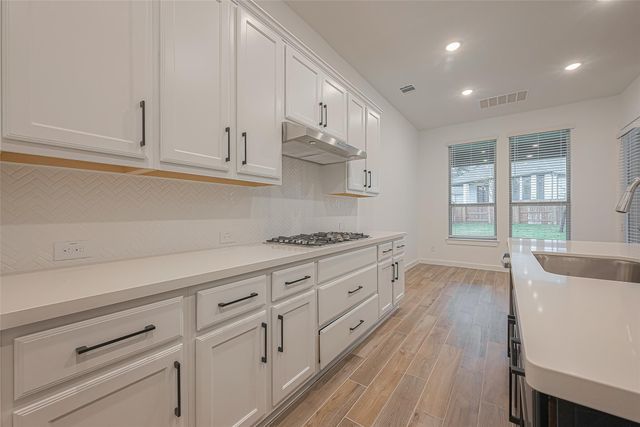 235 Sky Top Drive, Montgomery, TX 77316