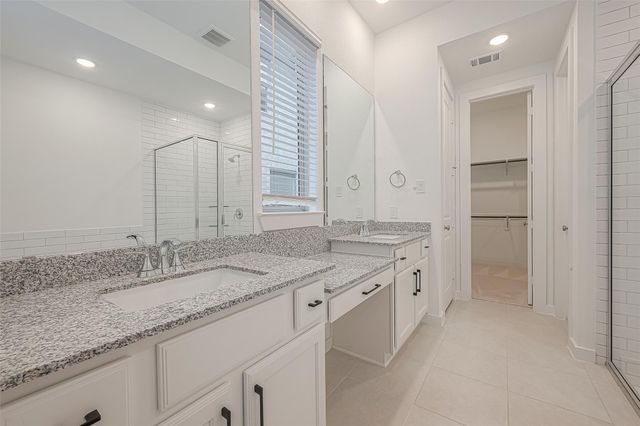 235 Sky Top Drive, Montgomery, TX 77316