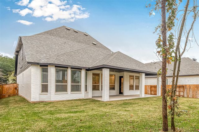 235 Sky Top Drive, Montgomery, TX 77316