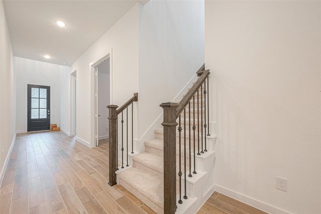 235 Sky Top Drive, Montgomery, TX 77316