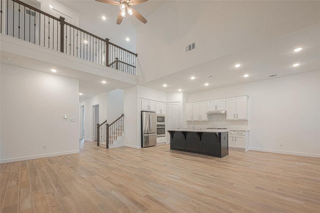 235 Sky Top Drive, Montgomery, TX 77316