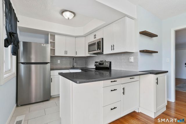 100 Ten Coat Lane 2C, Shelton, CT 06484