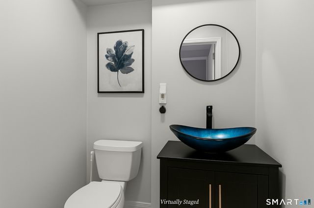 100 Ten Coat Lane 2C, Shelton, CT 06484