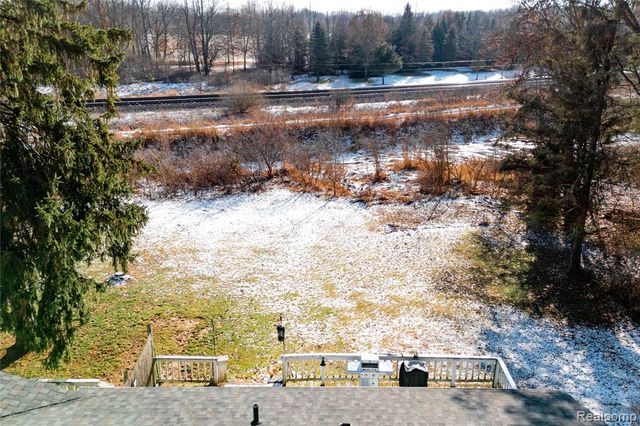 12579 Spruce Lane, Perry, MI 48872