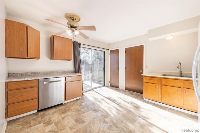 12579 Spruce Lane, Perry, MI 48872