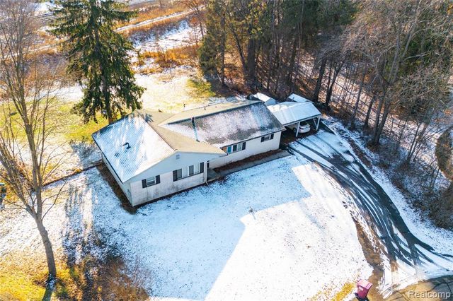 12579 Spruce Lane, Perry, MI 48872