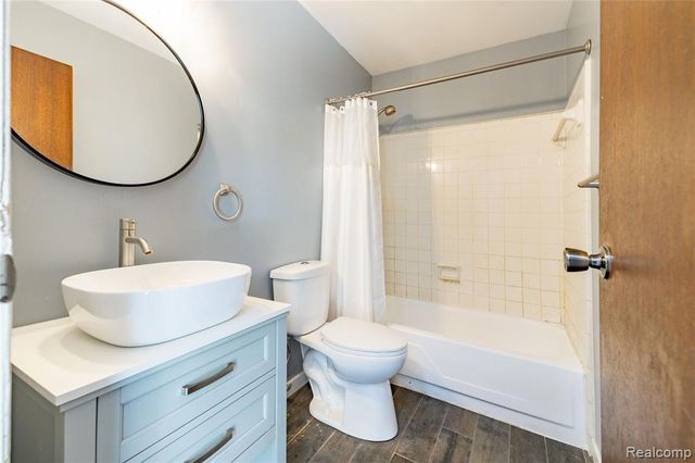 12579 Spruce Lane, Perry, MI 48872