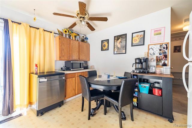 12579 Spruce Lane, Perry, MI 48872