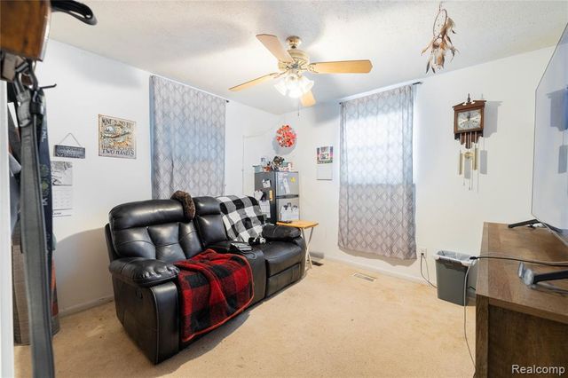 12579 Spruce Lane, Perry, MI 48872