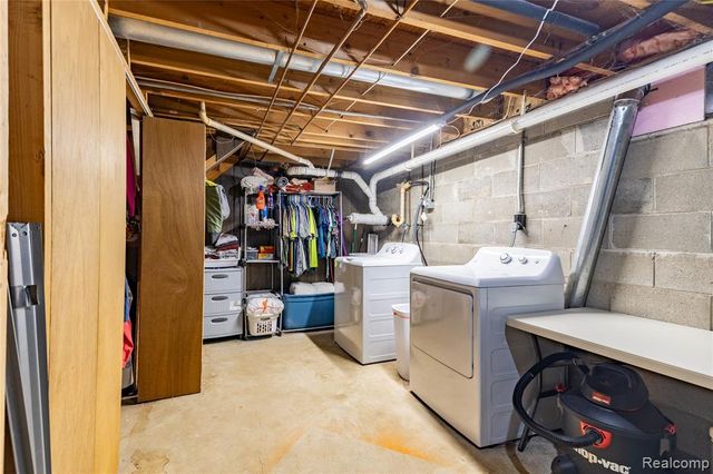 12579 Spruce Lane, Perry, MI 48872