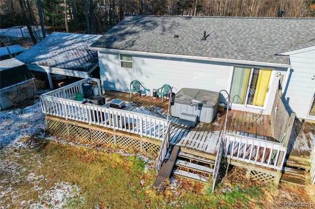 12579 Spruce Lane, Perry, MI 48872