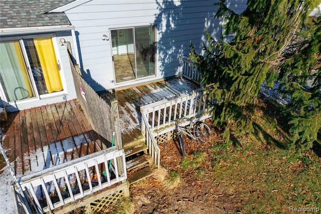 12579 Spruce Lane, Perry, MI 48872