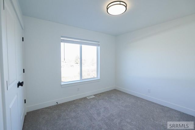 619 Curlew Drive, Ammon, ID 83401