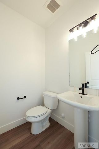 619 Curlew Drive, Ammon, ID 83401