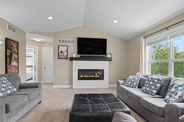 11436 Crestridge Court, Holland, MI 49424