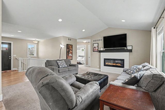11436 Crestridge Court, Holland, MI 49424
