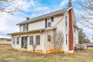 1045 Emerald DR, Goodview, VA 24095