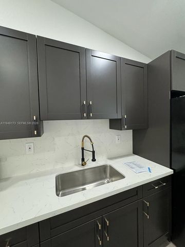 11912 NE 10th Ave 2, Biscayne Park, FL 33161