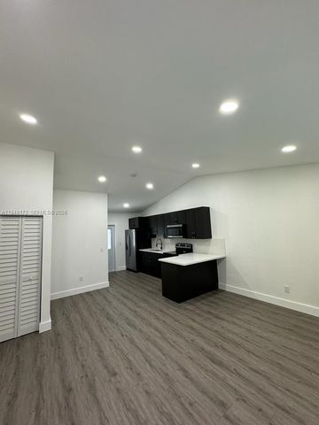 11912 NE 10th Ave 2, Biscayne Park, FL 33161