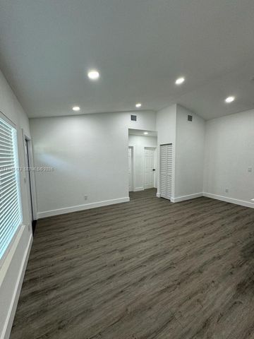 11912 NE 10th Ave 2, Biscayne Park, FL 33161