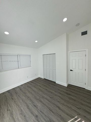 11912 NE 10th Ave 2, Biscayne Park, FL 33161