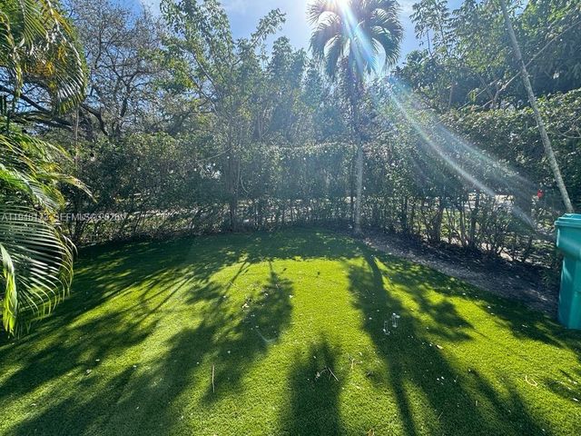 11912 NE 10th Ave 2, Biscayne Park, FL 33161