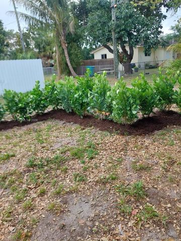 11912 NE 10th Ave 2, Biscayne Park, FL 33161