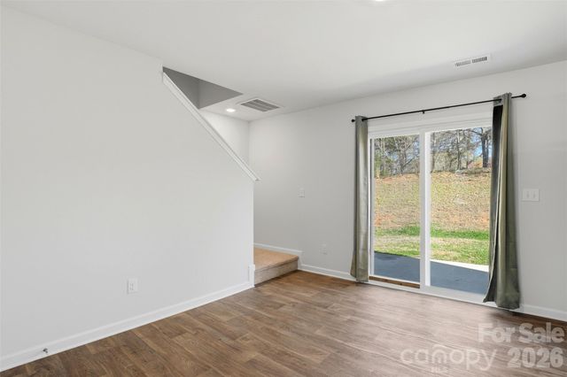 3163 Winesap Drive, Dallas, NC 28034