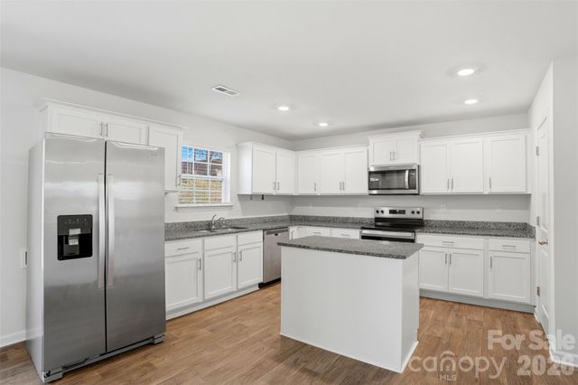 3163 Winesap Drive, Dallas, NC 28034