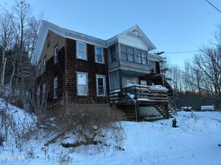 3-5 Jalet Street, Whitehall Village, NY 12887