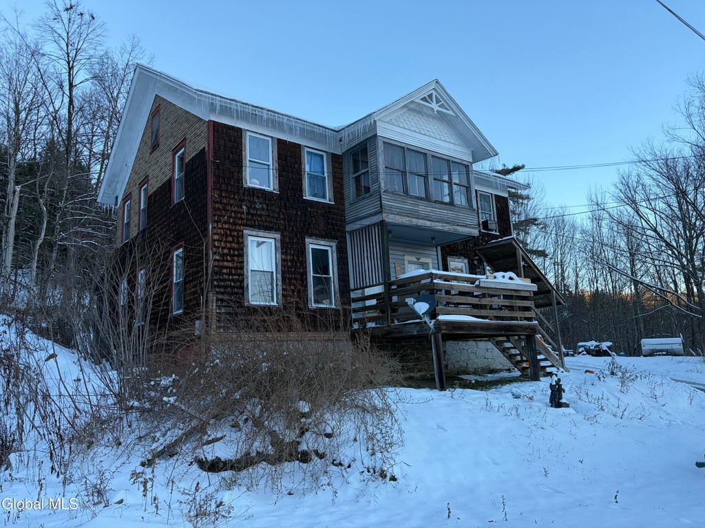 3-5 Jalet Street, Whitehall Village, NY 12887