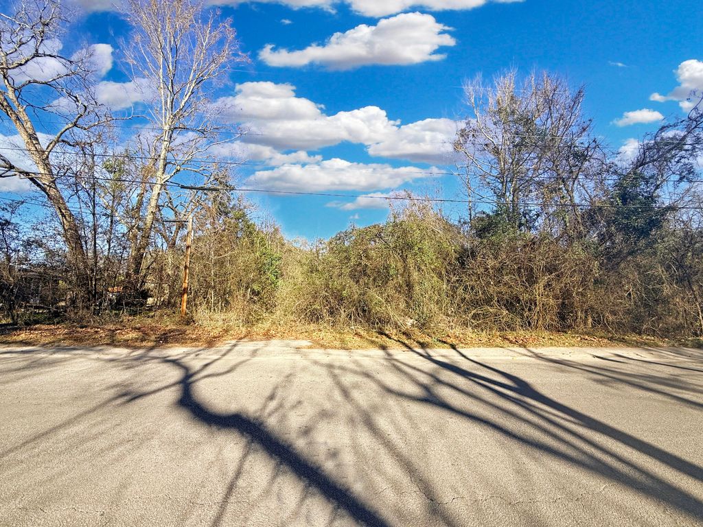 Image 5 of property listing at 475 Coleman Avenue, Orangeburg, SC 29115