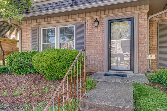 3000 Hillsboro Pike Apt 33, Nashville, TN 37215