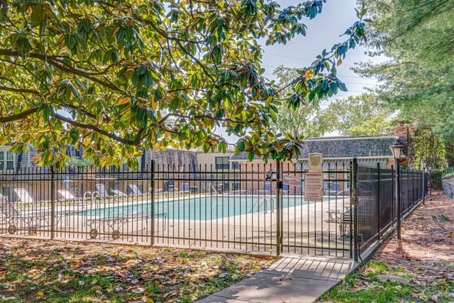 3000 Hillsboro Pike Apt 33, Nashville, TN 37215